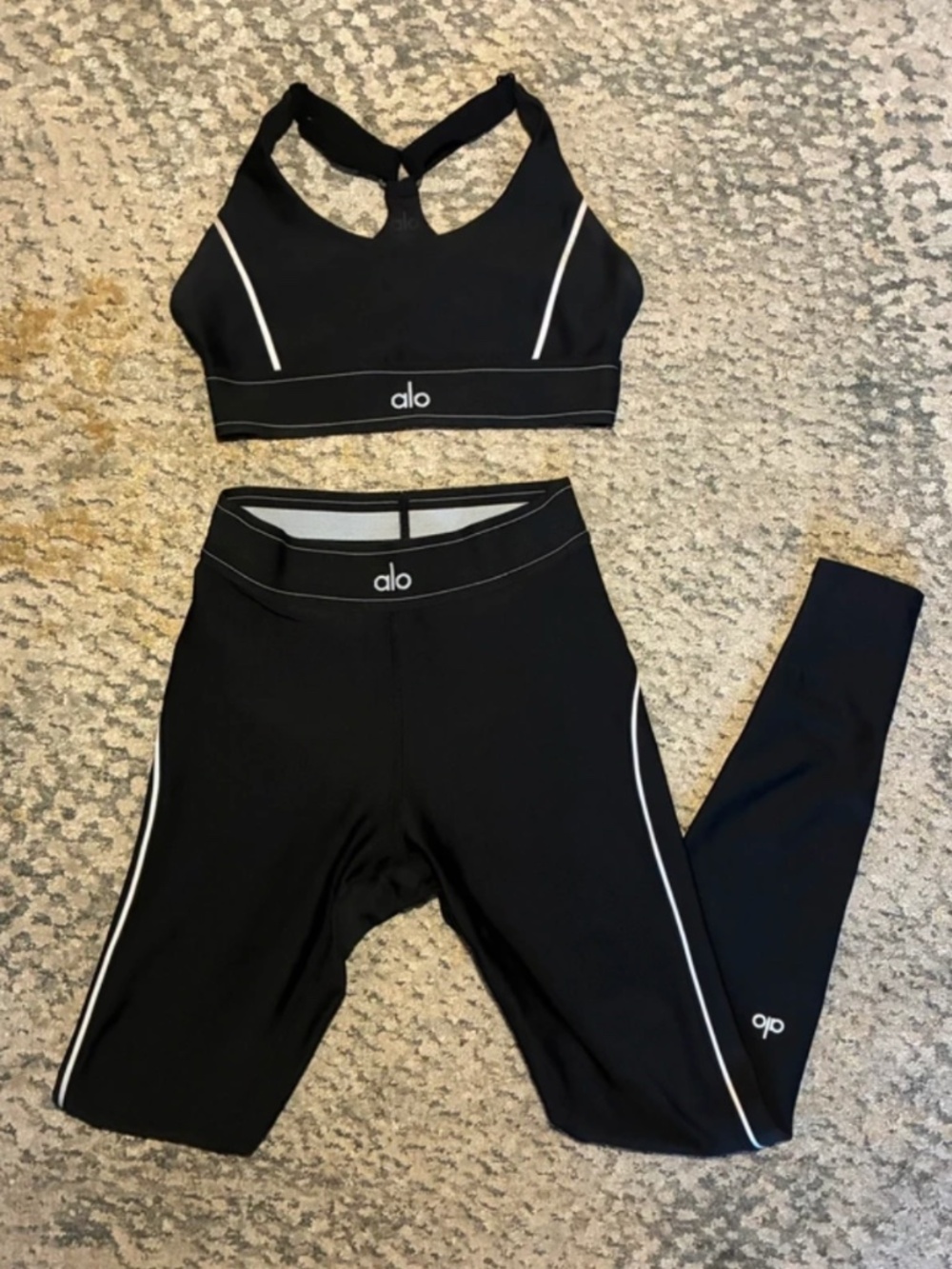 ALO Yoga Black White Contrast Piping Leggings Sports Bra Matching Set Size S